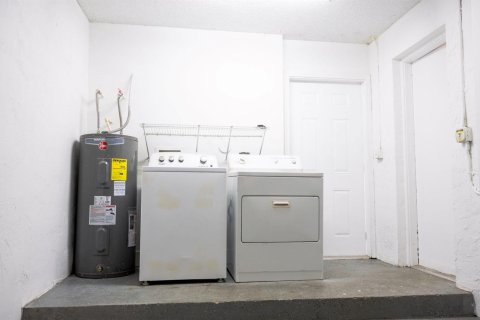 Touwnhouse à vendre à Tamarac, Floride: 3 chambres, 151.99 m2 № 2088389 - photo 8