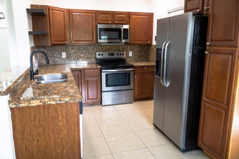 Touwnhouse à vendre à Tamarac, Floride: 3 chambres, 151.99 m2 № 2088389 - photo 7