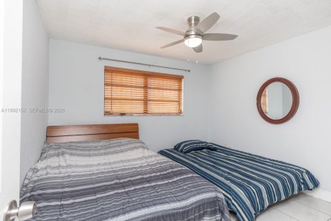 Villa ou maison à vendre à Hialeah, Floride: 4 chambres, 111.58 m2 № 2057117 - photo 13