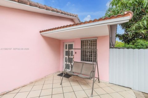 Villa ou maison à vendre à Hialeah, Floride: 4 chambres, 111.58 m2 № 2057117 - photo 3