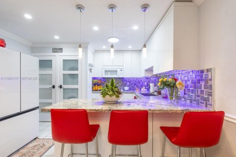 Villa ou maison à vendre à Hialeah, Floride: 4 chambres, 111.58 m2 № 2057117 - photo 24