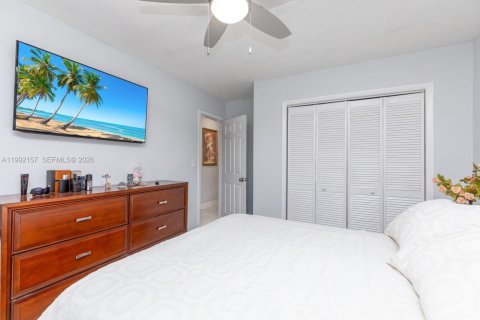 Villa ou maison à vendre à Hialeah, Floride: 4 chambres, 111.58 m2 № 2057117 - photo 17