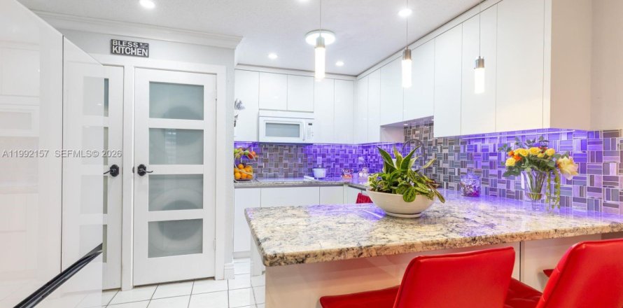Villa ou maison à Hialeah, Floride 4 chambres, 111.58 m2 № 2057117