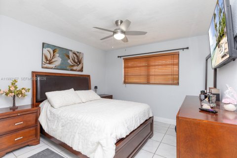 Villa ou maison à vendre à Hialeah, Floride: 4 chambres, 111.58 m2 № 2057117 - photo 18