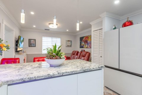 Villa ou maison à vendre à Hialeah, Floride: 4 chambres, 111.58 m2 № 2057117 - photo 23
