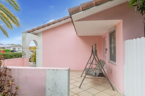 Villa ou maison à vendre à Hialeah, Floride: 4 chambres, 111.58 m2 № 2057117 - photo 5