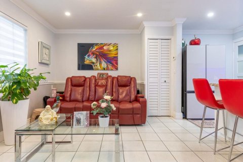 Villa ou maison à vendre à Hialeah, Floride: 4 chambres, 111.58 m2 № 2057117 - photo 21