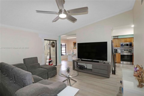 Adosado en venta en Miami, Florida, 2 dormitorios, 107.4 m2 № 1967034 - foto 4