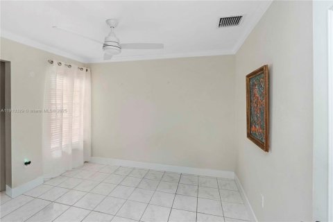 Adosado en venta en Miami, Florida, 2 dormitorios, 107.4 m2 № 1967034 - foto 9