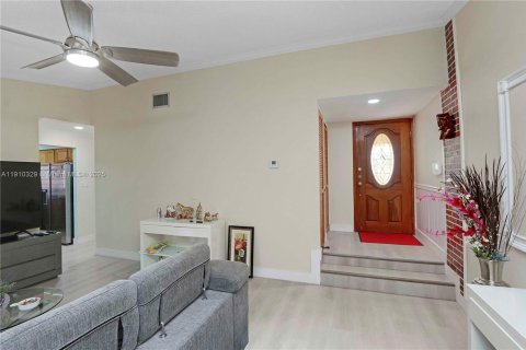 Adosado en venta en Miami, Florida, 2 dormitorios, 107.4 m2 № 1967034 - foto 3