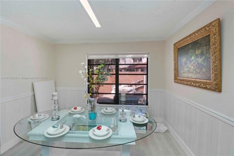 Adosado en venta en Miami, Florida, 2 dormitorios, 107.4 m2 № 1967034 - foto 11