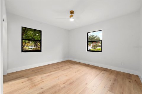 House in Tampa, Florida 3 bedrooms, 134.24 sq.m. № 2157567 - photo 24