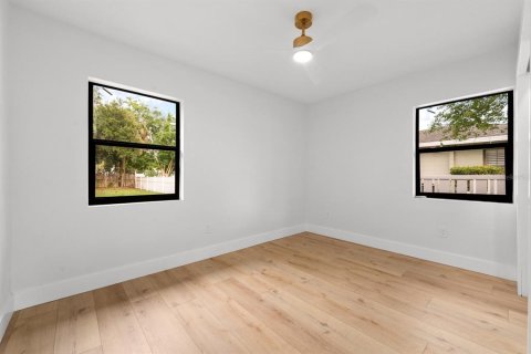 House in Tampa, Florida 3 bedrooms, 134.24 sq.m. № 2157567 - photo 22