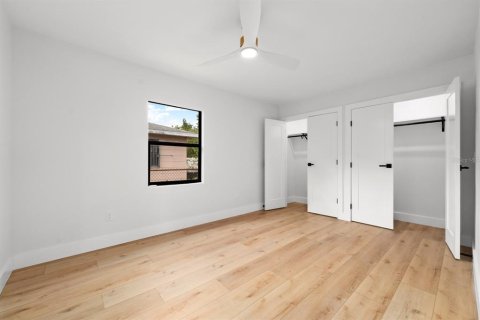 House in Tampa, Florida 3 bedrooms, 134.24 sq.m. № 2157567 - photo 17