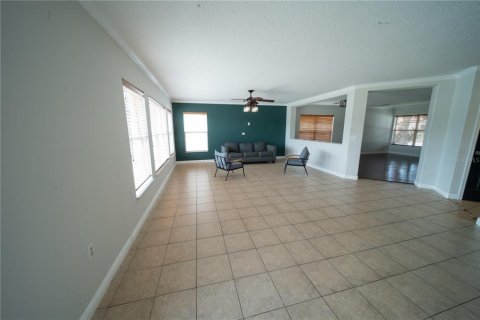 House in Kissimmee, Florida 3 bedrooms, 237.83 sq.m. № 2126856 - photo 3