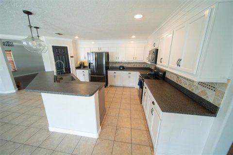 House in Kissimmee, Florida 3 bedrooms, 237.83 sq.m. № 2126856 - photo 8