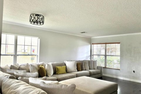 House in Kissimmee, Florida 3 bedrooms, 237.83 sq.m. № 2126856 - photo 12
