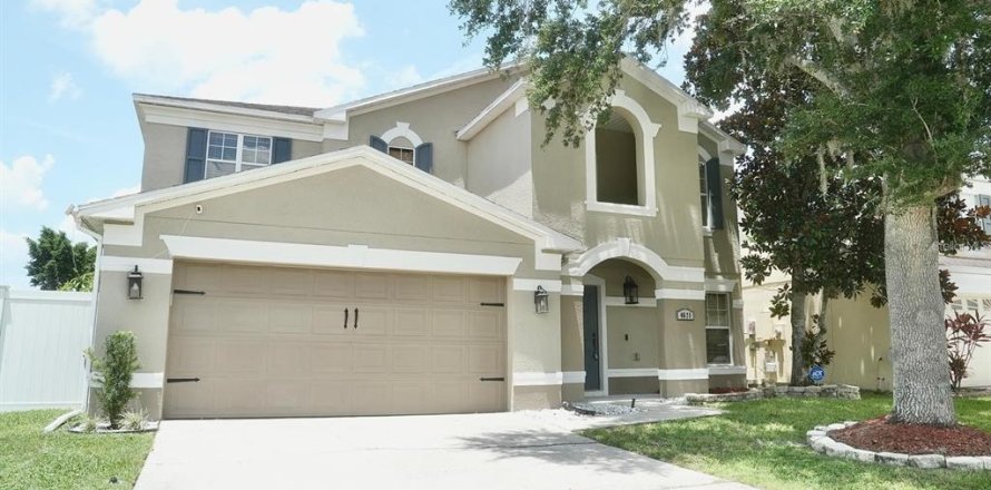 House in Kissimmee, Florida 3 bedrooms, 237.83 sq.m. № 2126856