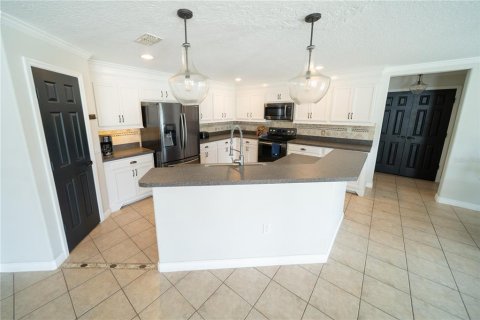 House in Kissimmee, Florida 3 bedrooms, 237.83 sq.m. № 2126856 - photo 6