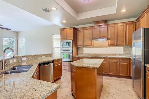 House in Davenport, Florida 4 bedrooms, 374.77 sq.m. № 1798271 - photo 12