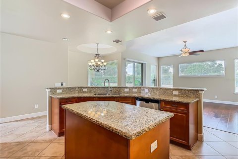 House in Davenport, Florida 4 bedrooms, 374.77 sq.m. № 1798271 - photo 13