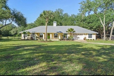 House in Lake Wales, Florida 3 bedrooms, 246.01 sq.m. № 1902563 - photo 1