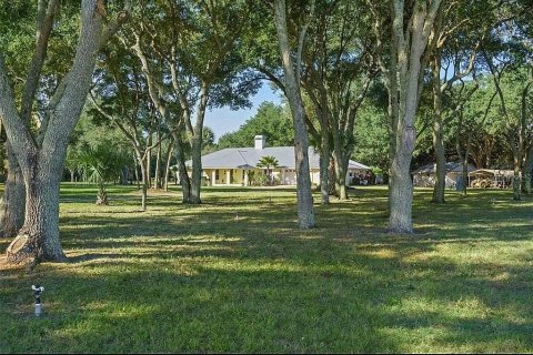 House in Lake Wales, Florida 3 bedrooms, 246.01 sq.m. № 1902563 - photo 13