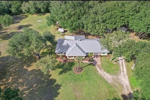 House in Lake Wales, Florida 3 bedrooms, 246.01 sq.m. № 1902563 - photo 4