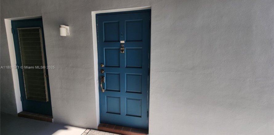 Condo à Hollywood, Floride, 2 chambres  № 1697627