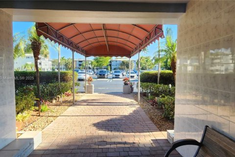 Copropriété à vendre à Hollywood, Floride: 2 chambres, 83.52 m2 № 1697627 - photo 4