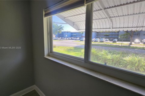 Copropriété à vendre à Hollywood, Floride: 2 chambres, 83.52 m2 № 1697627 - photo 21