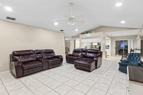 Villa ou maison à vendre à Bartow, Floride: 3 chambres, 207.36 m2 № 2410206 - photo 11