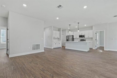 House in Palm Coast, Florida 4 bedrooms, 174.01 sq.m. № 1900663 - photo 3