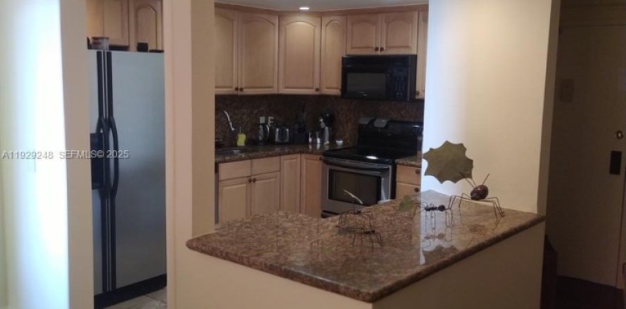 Кондоминиум с 1 спальней в Майами, Флорида № 2054745