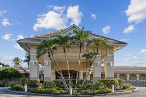 Townhouse in Lake Worth, Florida 3 bedrooms, 139.54 sq.m. № 2343566