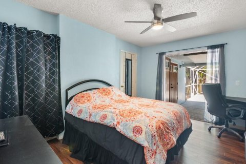 House in Vero Beach, Florida 4 bedrooms, 218.23 sq.m. № 2082813 - photo 22