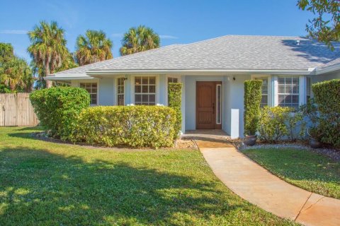 House in Vero Beach, Florida 4 bedrooms, 218.23 sq.m. № 2082813 - photo 6