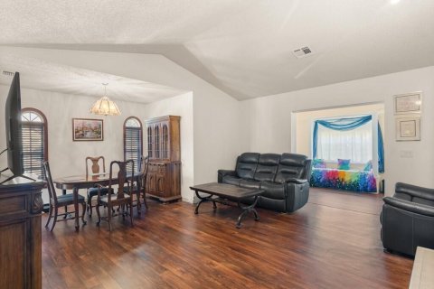 House in Vero Beach, Florida 4 bedrooms, 218.23 sq.m. № 2082813 - photo 8