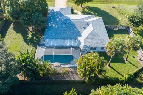 House in Vero Beach, Florida 4 bedrooms, 218.23 sq.m. № 2082813 - photo 4