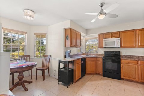 House in Vero Beach, Florida 4 bedrooms, 218.23 sq.m. № 2082813 - photo 14