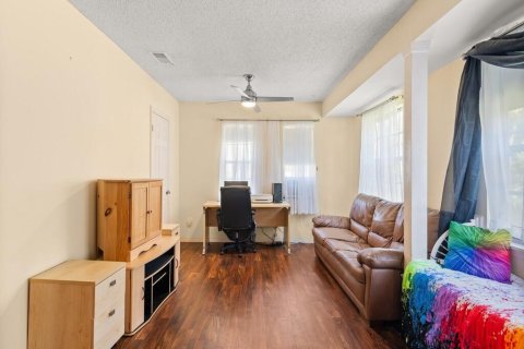 House in Vero Beach, Florida 4 bedrooms, 218.23 sq.m. № 2082813 - photo 18