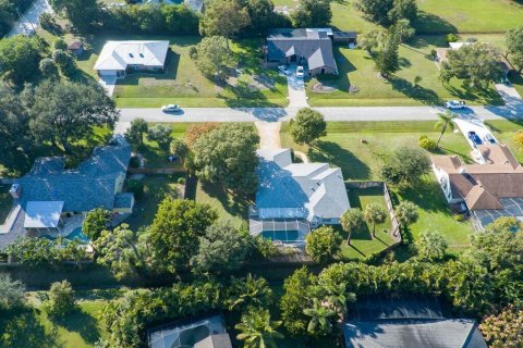 House in Vero Beach, Florida 4 bedrooms, 218.23 sq.m. № 2082813 - photo 3