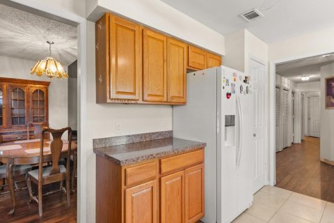 House in Vero Beach, Florida 4 bedrooms, 218.23 sq.m. № 2082813 - photo 17