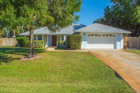 House in Vero Beach, Florida 4 bedrooms, 218.23 sq.m. № 2082813 - photo 5