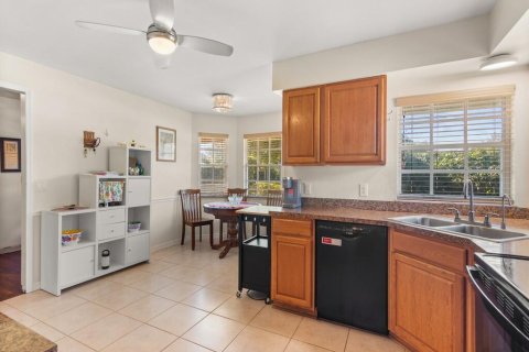 House in Vero Beach, Florida 4 bedrooms, 218.23 sq.m. № 2082813 - photo 16