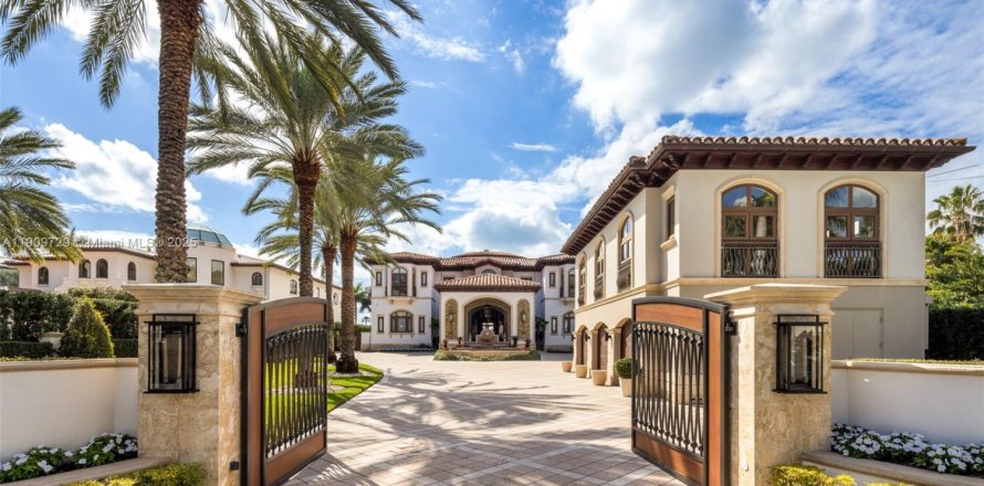 Casa en Miami Beach, Florida 6 dormitorios, 1036.79 m2 № 1965884
