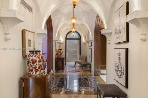Casa en venta en Miami Beach, Florida, 6 dormitorios, 1036.79 m2 № 1965884 - foto 20
