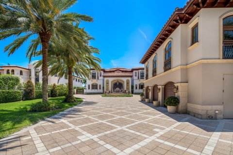 Casa en venta en Miami Beach, Florida, 6 dormitorios, 1036.79 m2 № 1965884 - foto 2