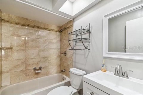 Condominio en alquiler en Tampa, Florida, 1 dormitorio, 129.04 m2 № 1906213 - foto 10