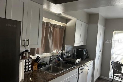 Condominio en alquiler en Tampa, Florida, 1 dormitorio, 129.04 m2 № 1906213 - foto 6